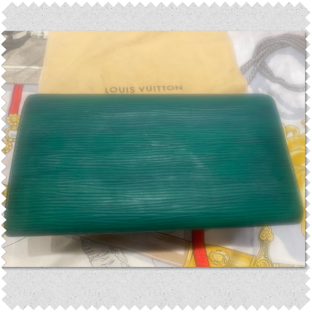 Louis Vuitton LV Epi Long Wallet - Picture 3 of 7